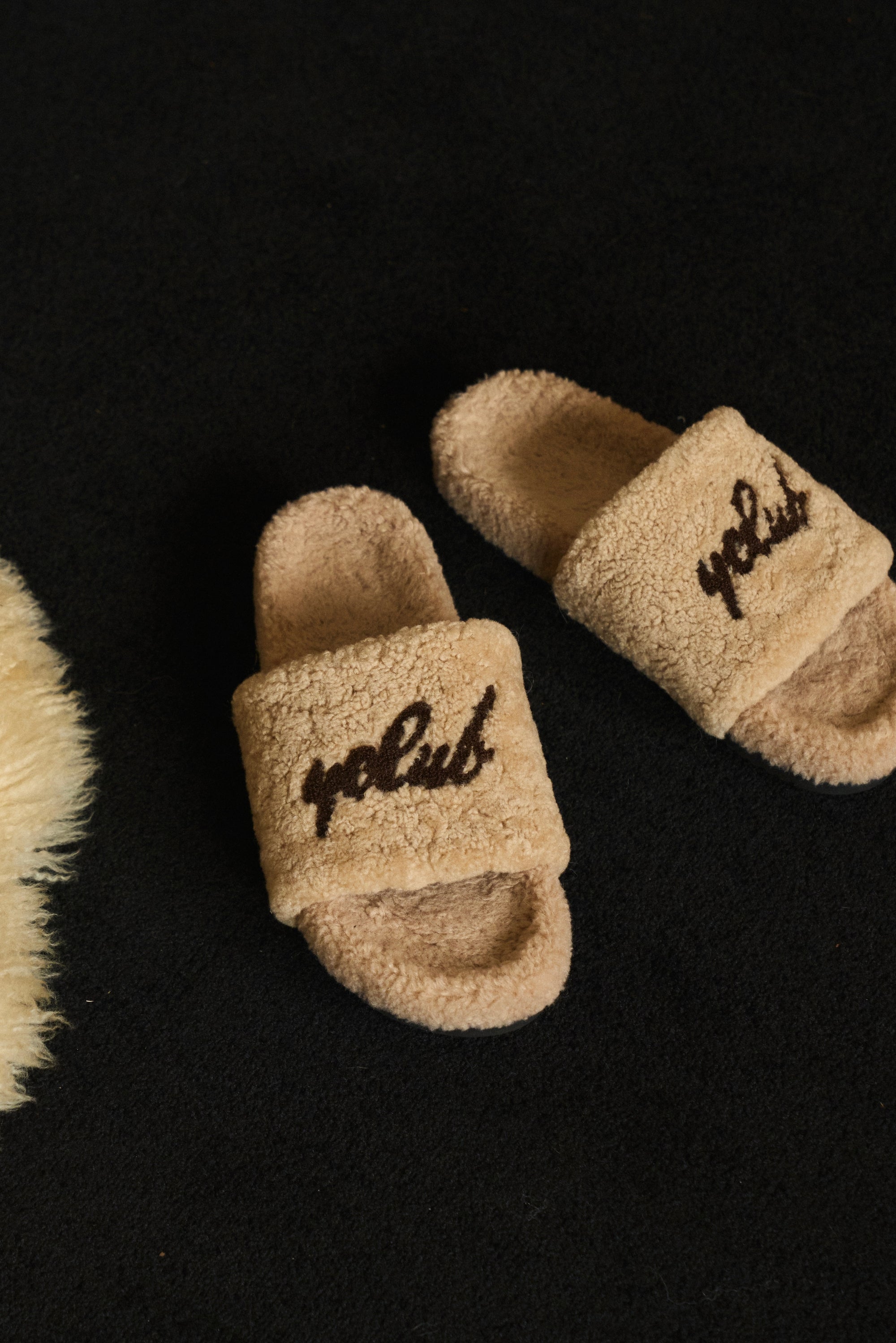 Y-Club Fur Slipper
