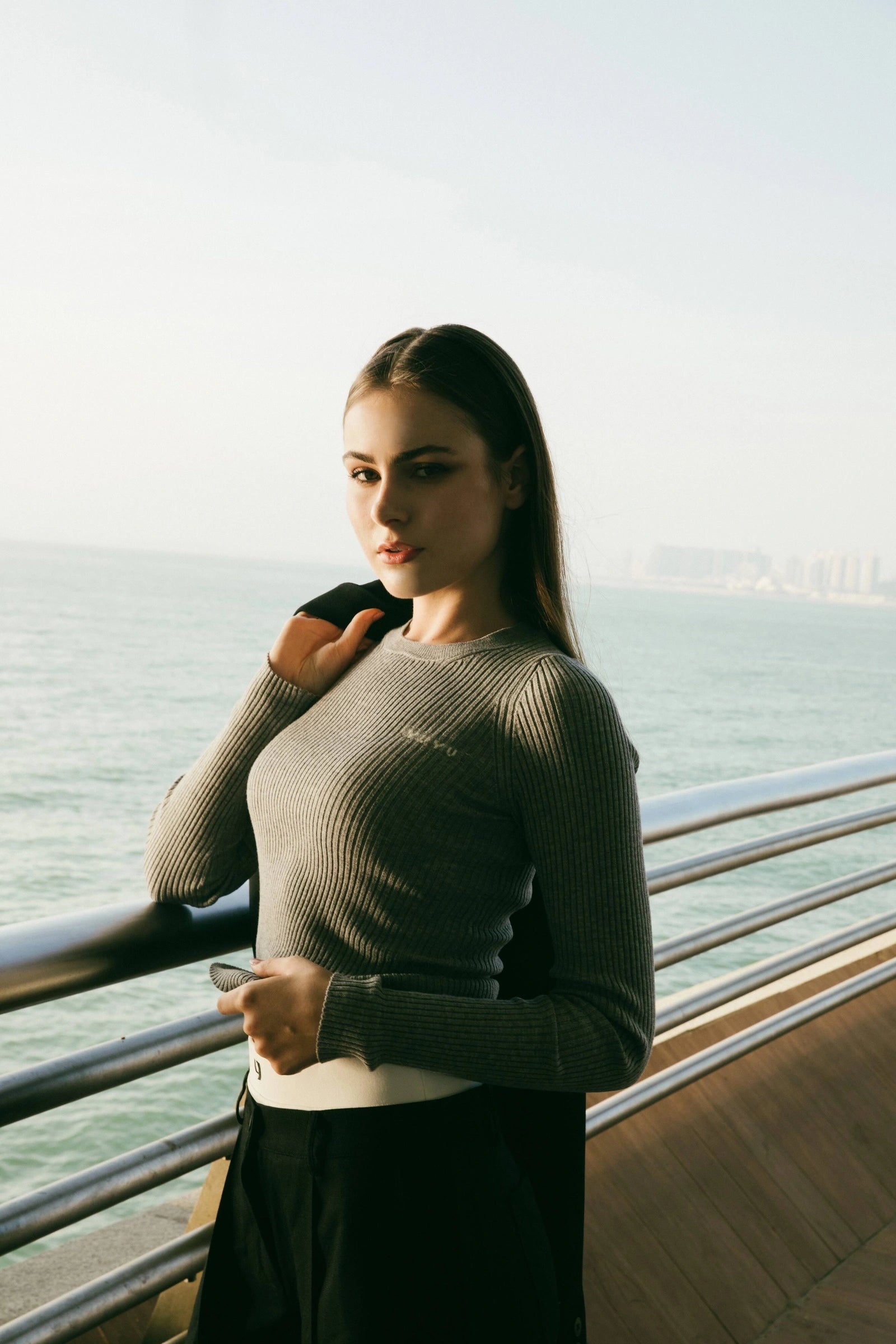 YUYU Crew Neck Knit Top