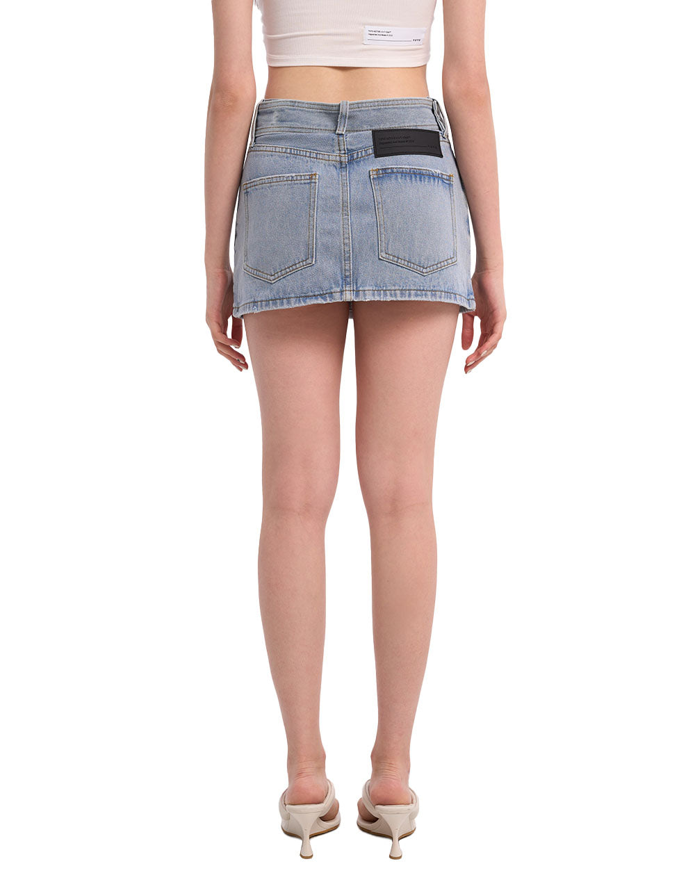 I’m Going Under Skirts