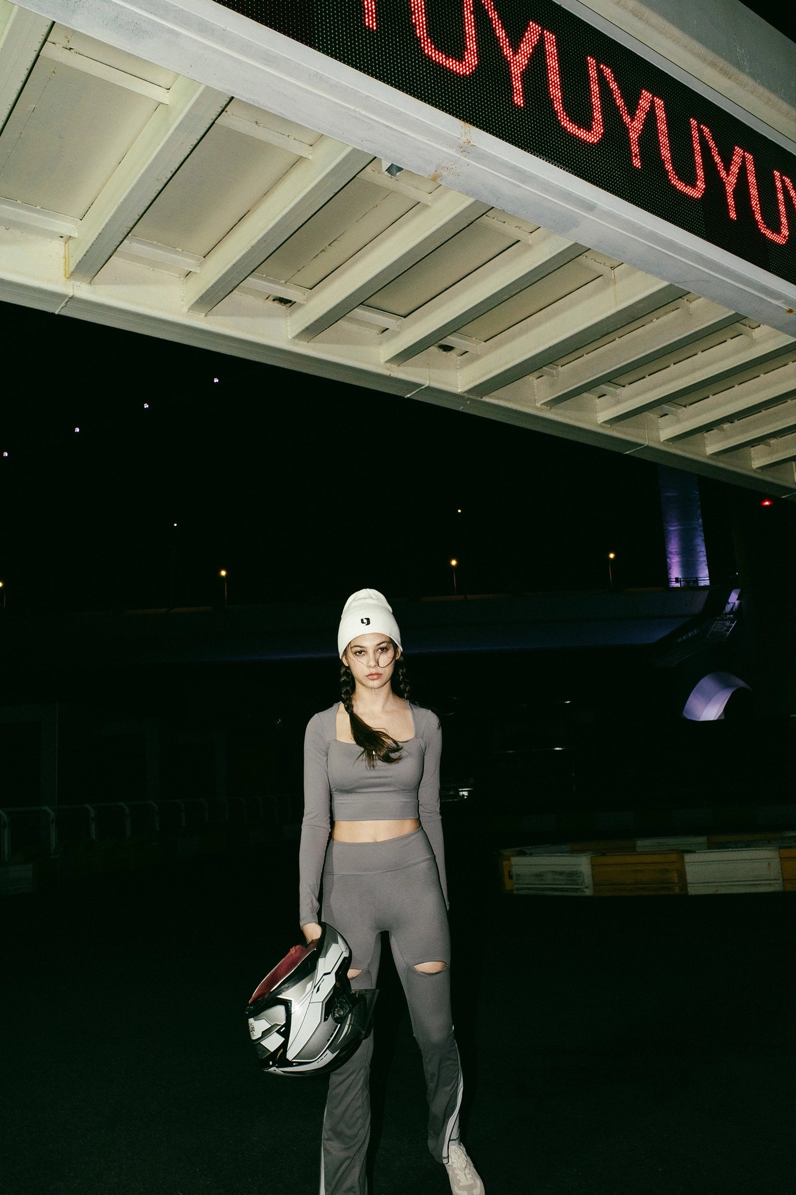 Cut-out Zippered Pants